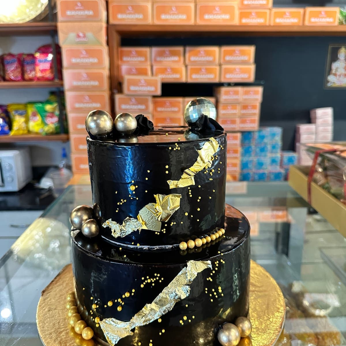 Black and Gold Leaf Two-Tier